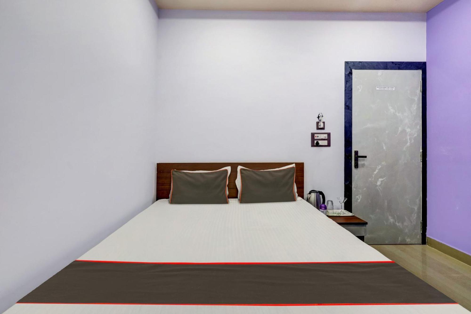 Collection O Ashirbad Lodge Guwahati Ngoại thất bức ảnh
