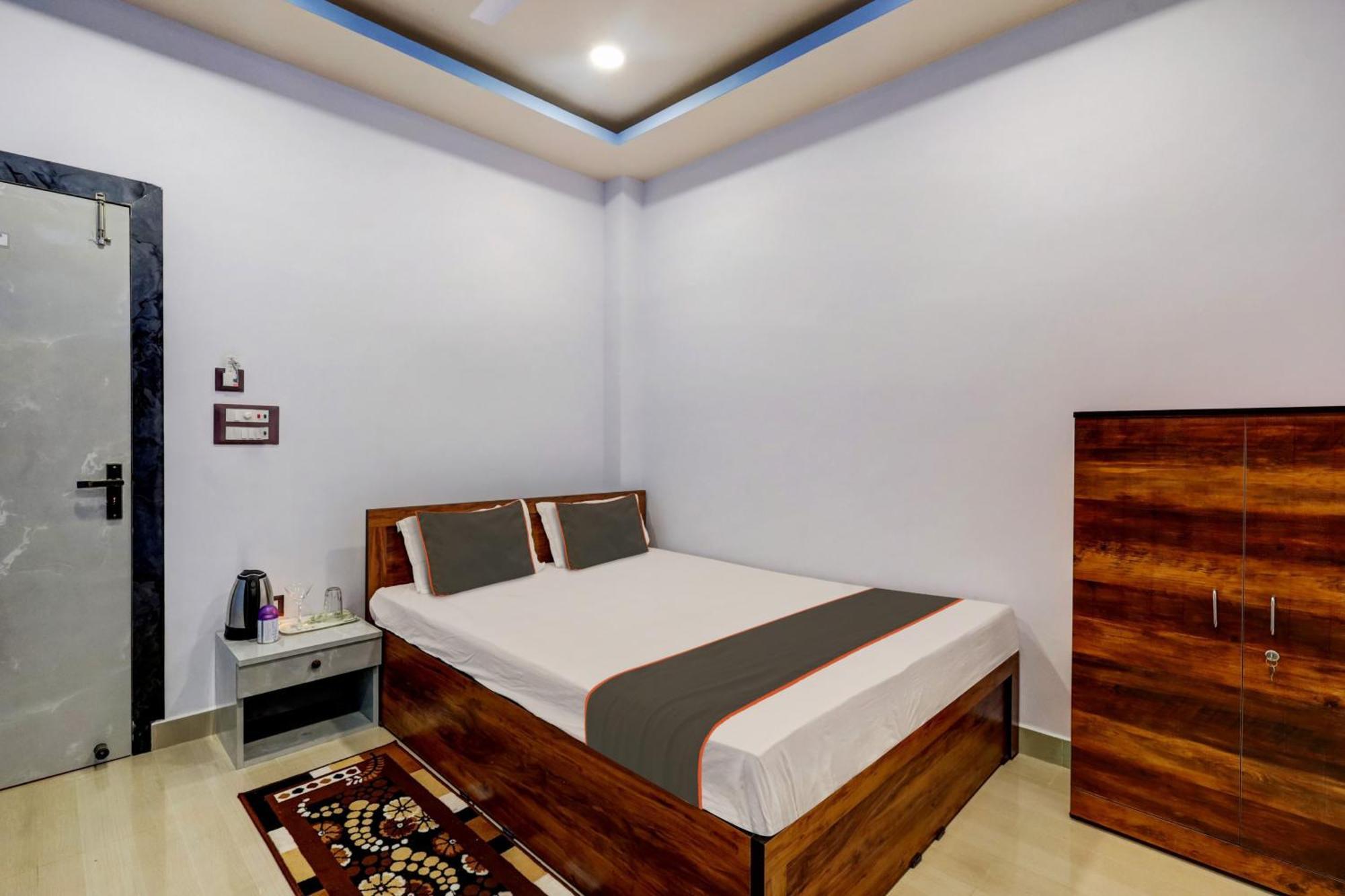 Collection O Ashirbad Lodge Guwahati Ngoại thất bức ảnh