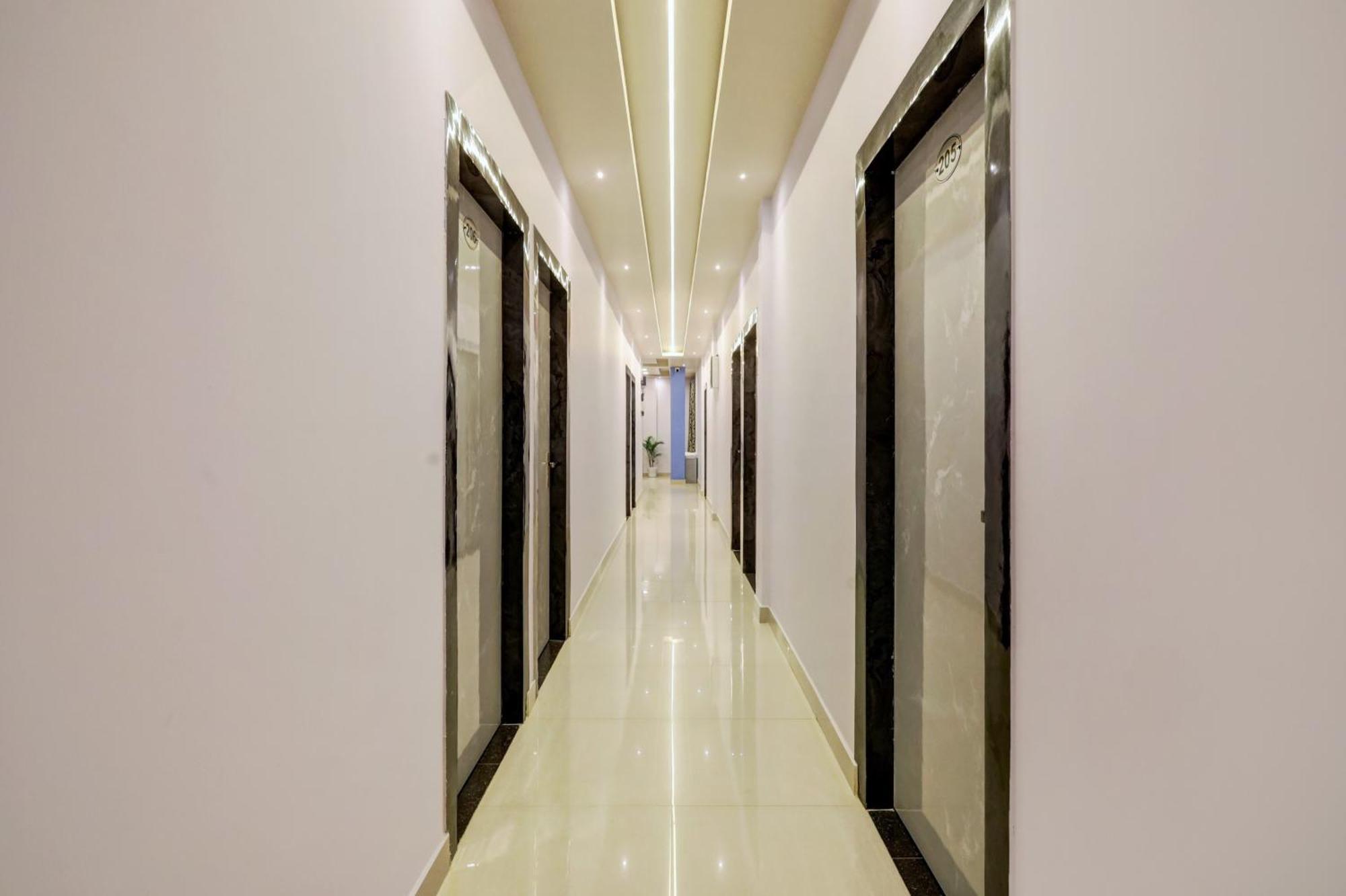 Collection O Ashirbad Lodge Guwahati Ngoại thất bức ảnh