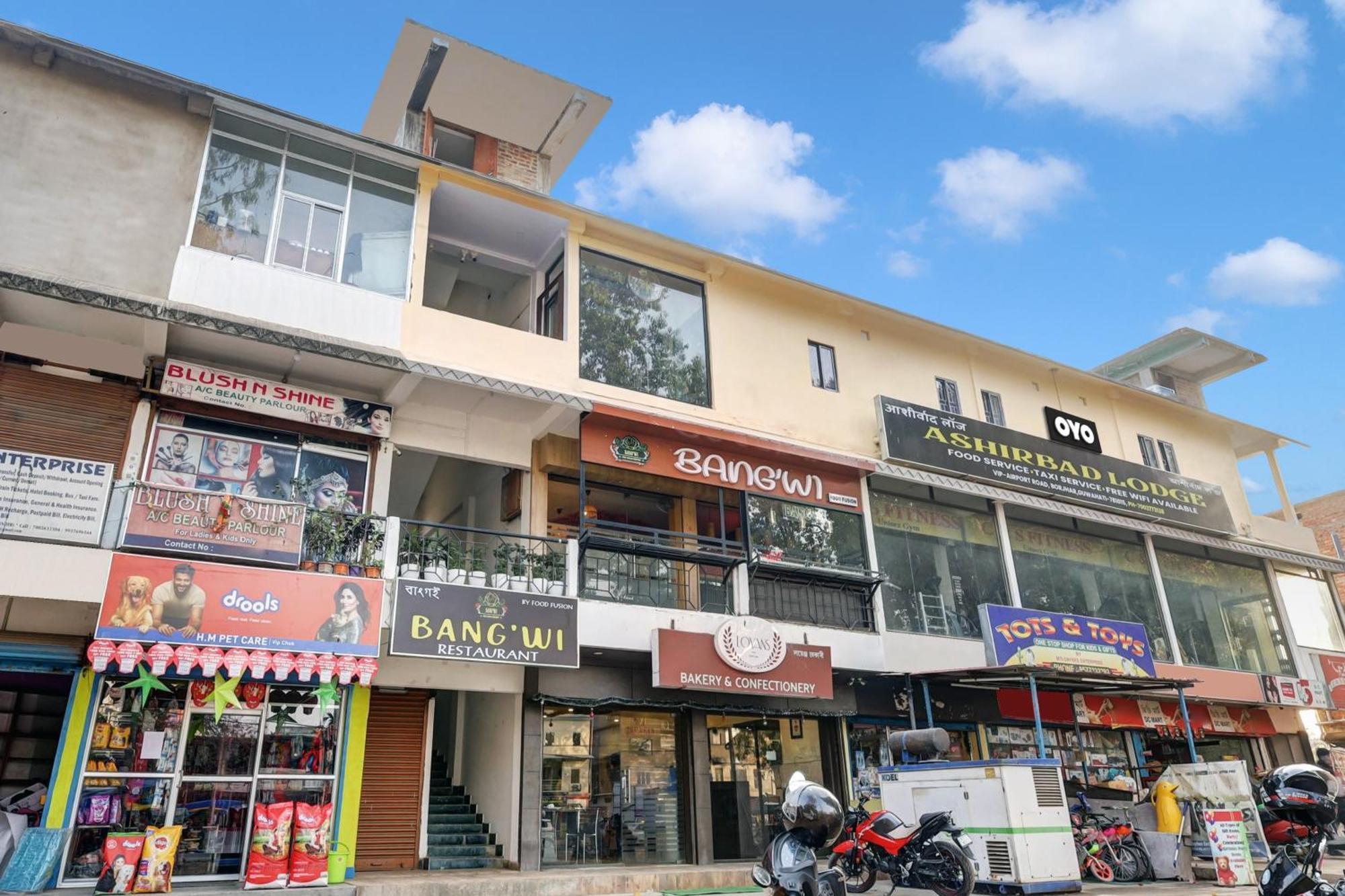 Collection O Ashirbad Lodge Guwahati Ngoại thất bức ảnh
