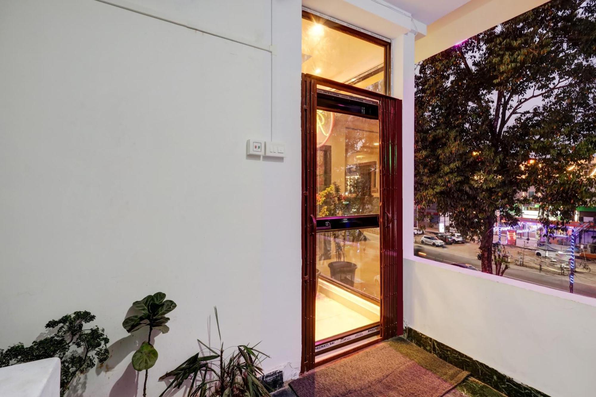 Collection O Ashirbad Lodge Guwahati Ngoại thất bức ảnh